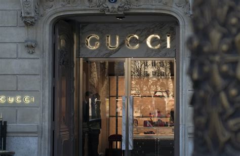 guccis business strategy outside perspective